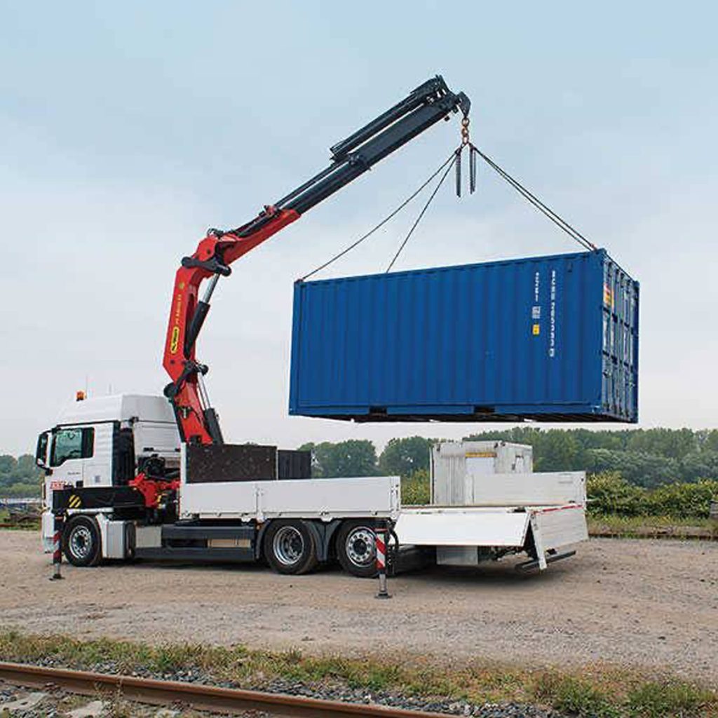 Манипулятор машина. Кран борт камаз 65117. Манипулятор лзап-4030. Крановый манипулятор. Манипулятор это спецтехника.