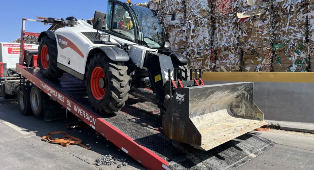 Grupo Simma demostró la calidad del Manipulador Telescópico Bobcat en la empresa de reciclaje Recupac