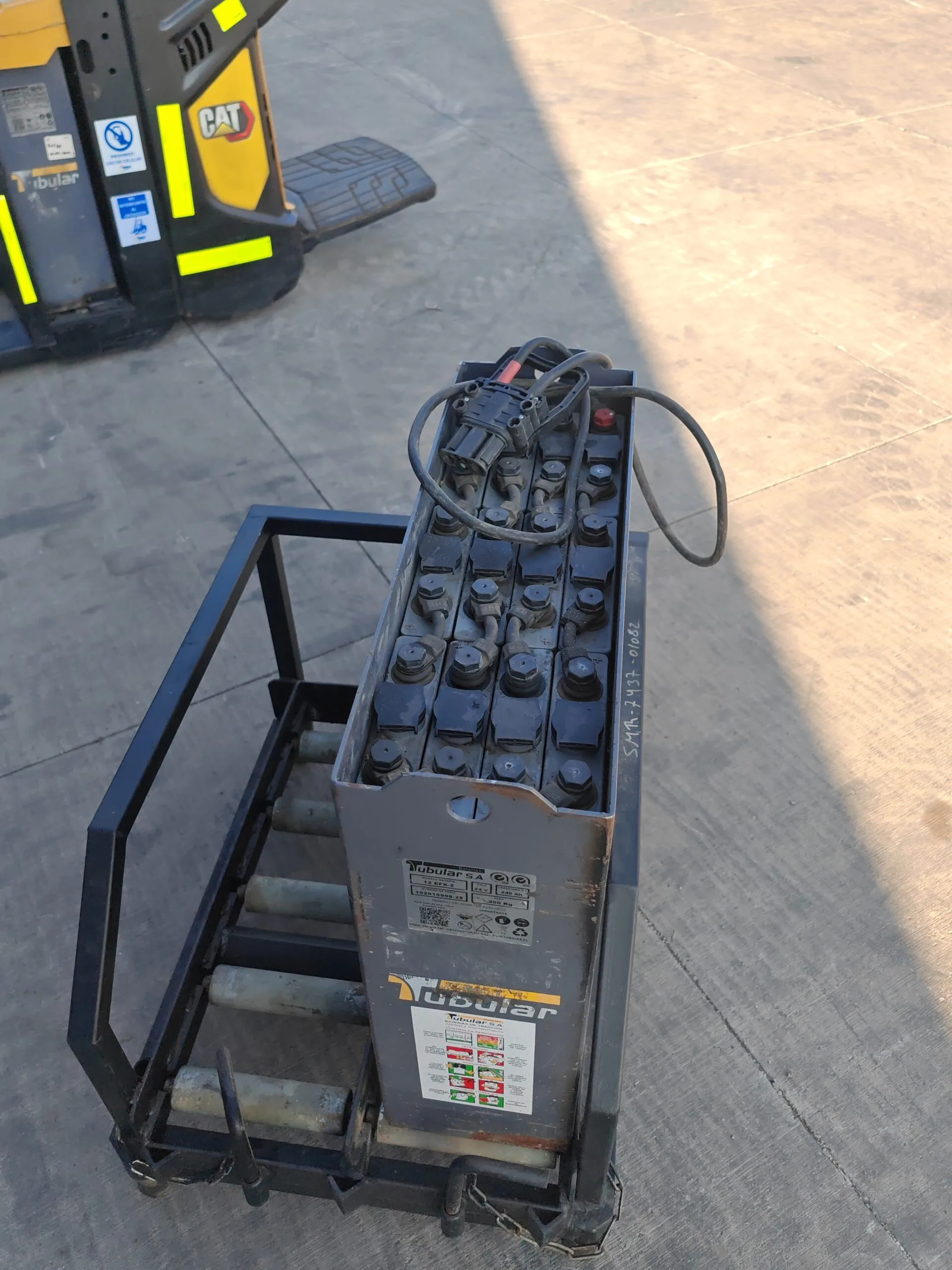 Transpaleta eléctrica Cat 1.6 a 2.0 Tons - Imagen 11