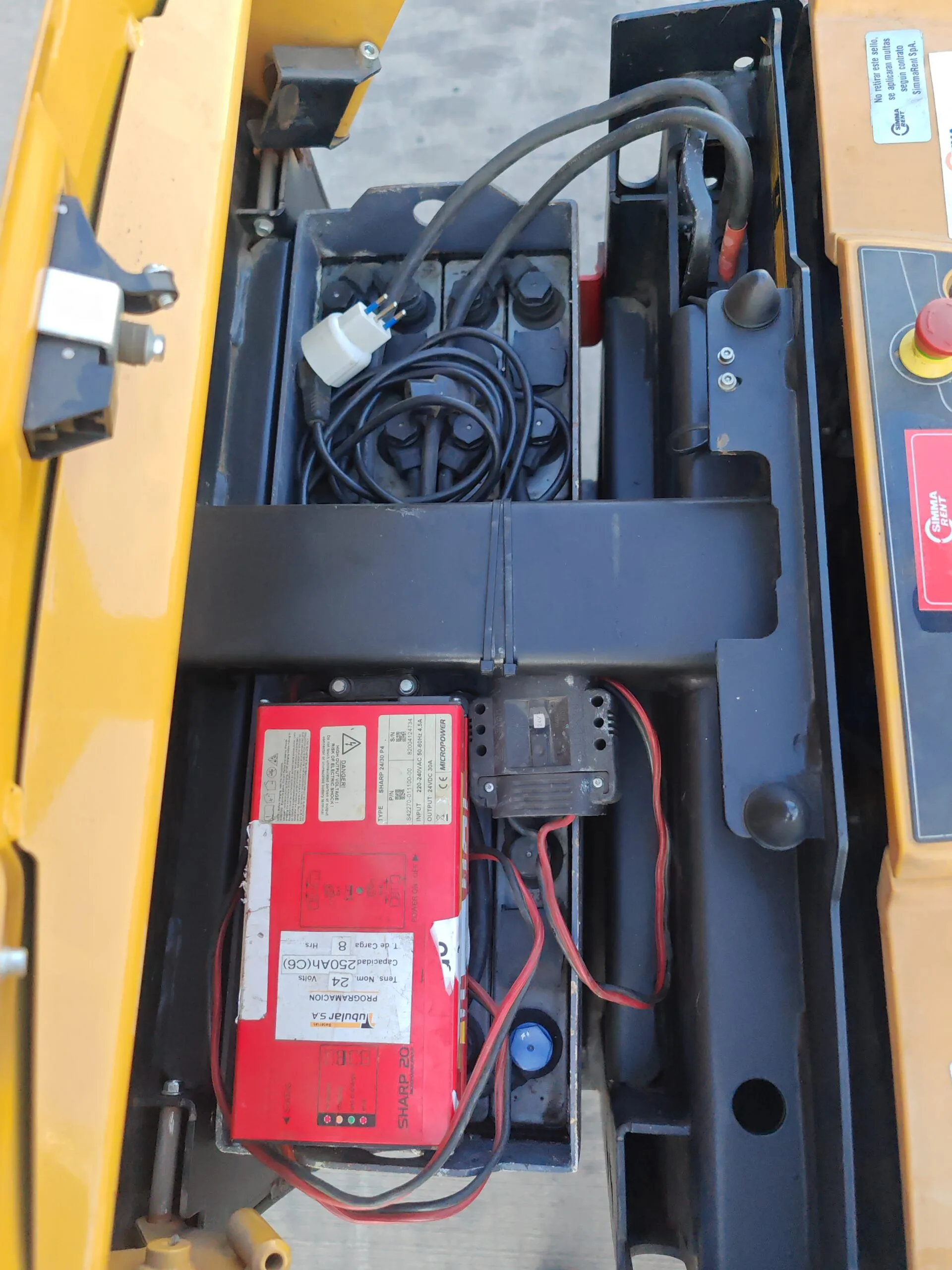 Transpaleta eléctrica Cat 1.6 a 2.0 Tons - Imagen 9