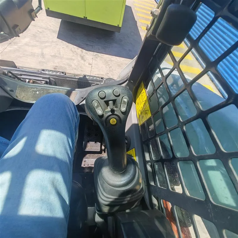 Minicargador Bobcat S650 - Imagen 12