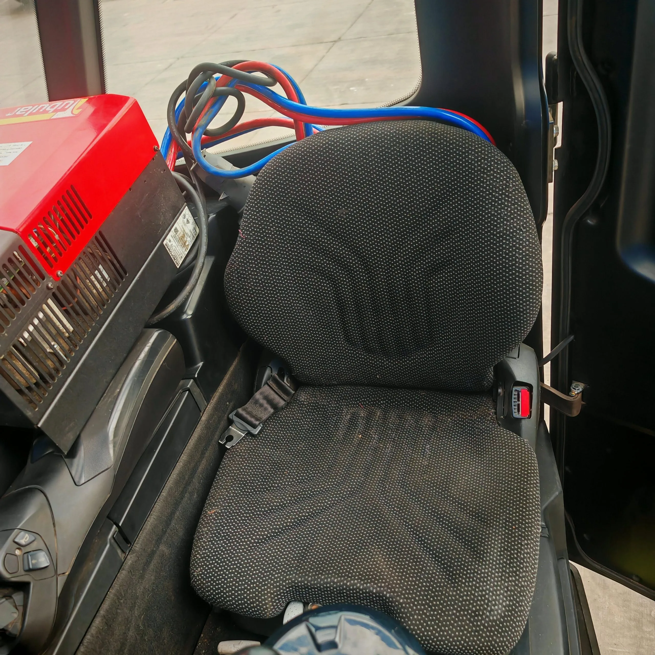 Montacarga Retráctil con Mástil Movil de 1.4 a 2.5 Tons NR14-NR25N2X - Imagen 8