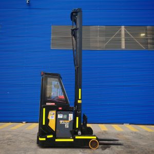 Montacarga Retráctil con Mástil Movil de 1.4 a 2.5 Tons NR14-NR25N2X