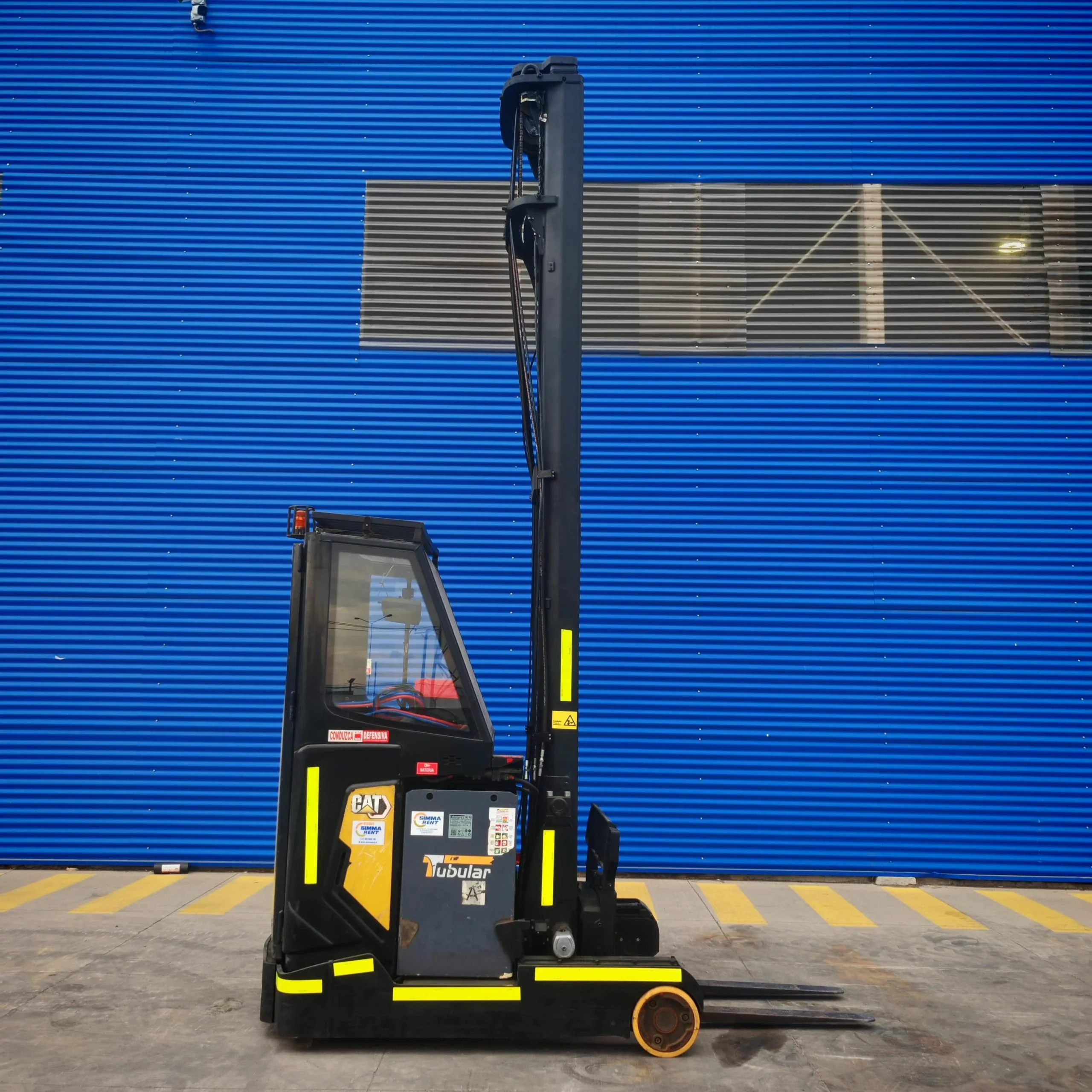 Montacarga Retráctil con Mástil Movil de 1.4 a 2.5 Tons NR14-NR25N2X