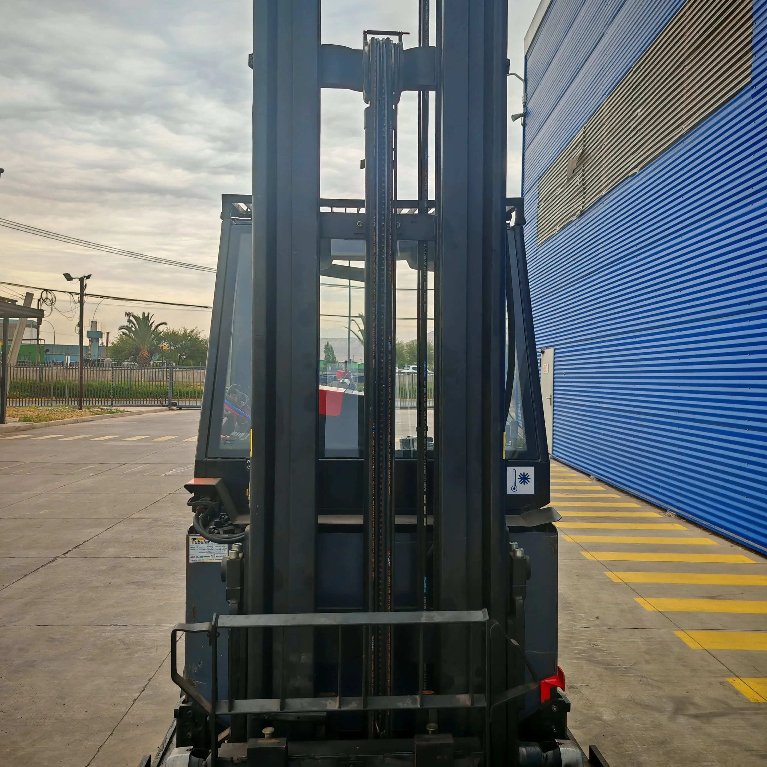 Montacarga Retráctil con Mástil Movil de 1.4 a 2.5 Tons NR14-NR25N2X - Imagen 4