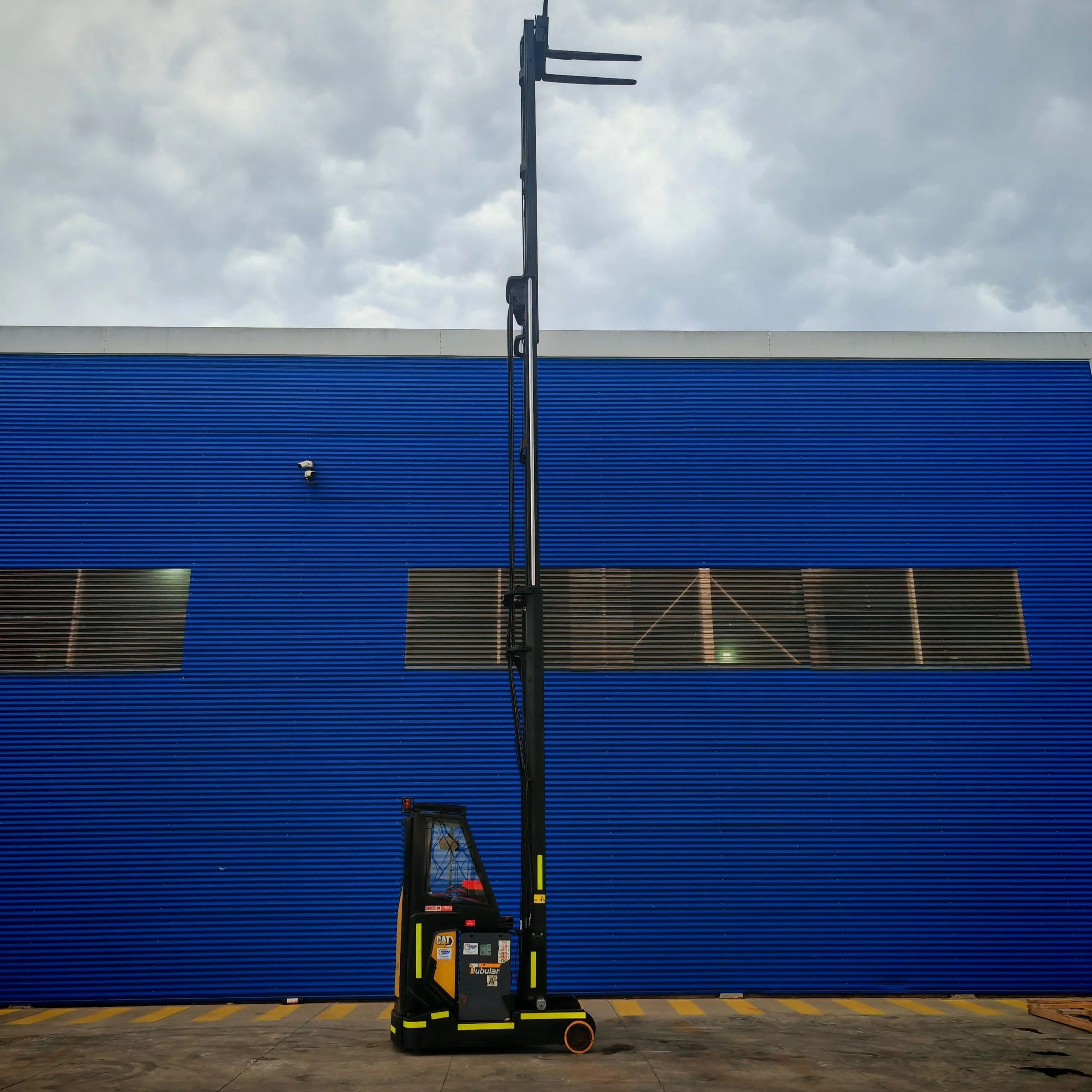 Montacarga Retráctil con Mástil Movil de 1.4 a 2.5 Tons NR14-NR25N2X - Imagen 2