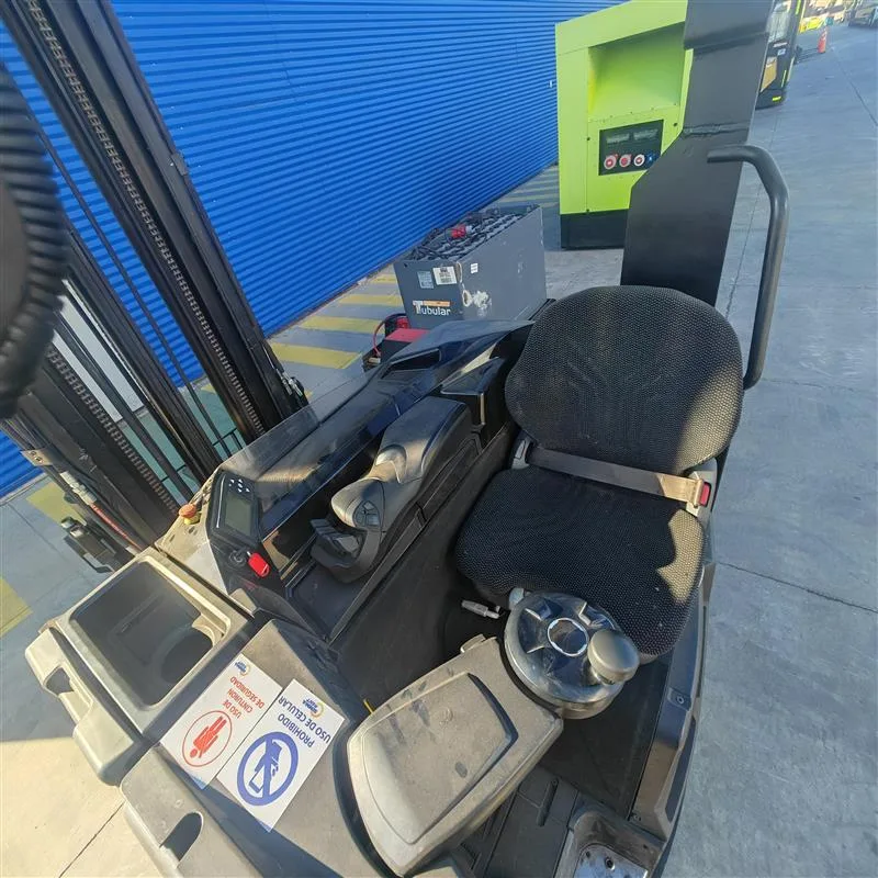 Apilador hombre de pie a bordo CAT de 1.2 a 2.0 Tons NSR12N-NSR20N - Imagen 2