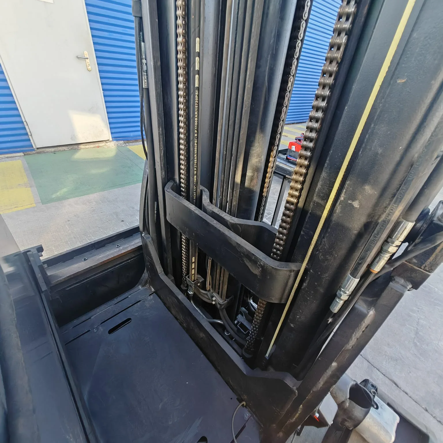 Montacarga Retráctil con Mástil Movil de 1.4 a 2.5 Tons NR14-NR25N2X - Imagen 3